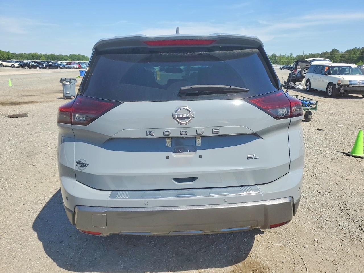 2024 Nissan Rogue Sl - Image 6