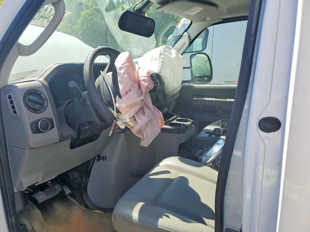 2026 Ford E350 - Box Truck - Фото 7