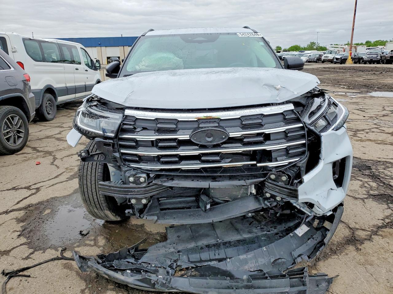 2025 Ford Explorer Active - Фото 5