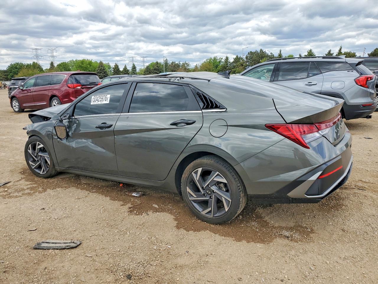 2025 Hyundai Elantra Sel - Image 2