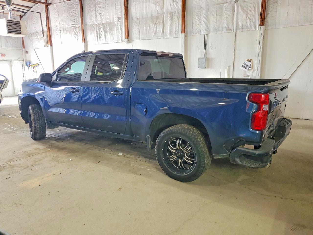 2019 Chevrolet Silverado K1500 Rst - Image 2