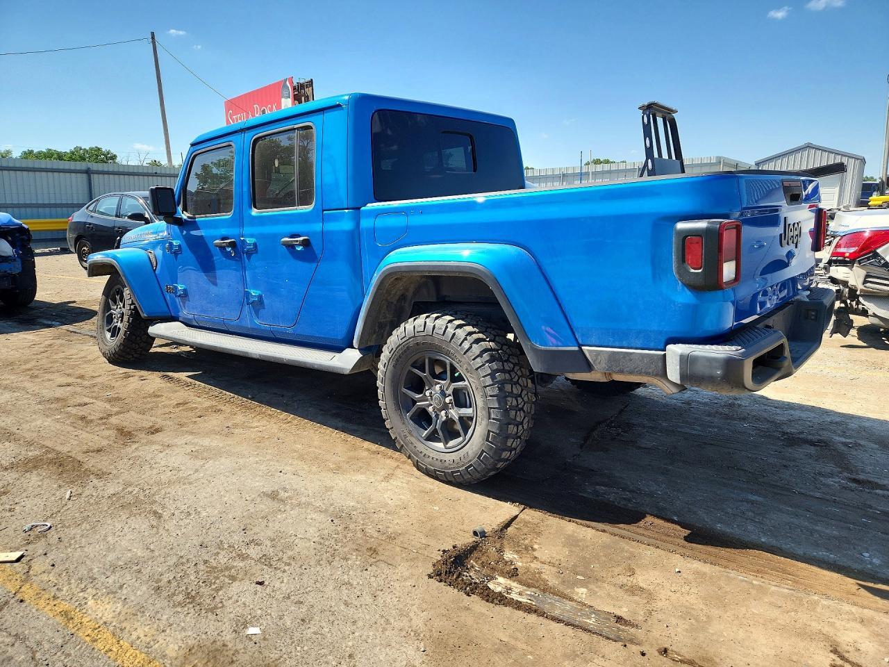 2025 Jeep Gladiator Sport - Image 2