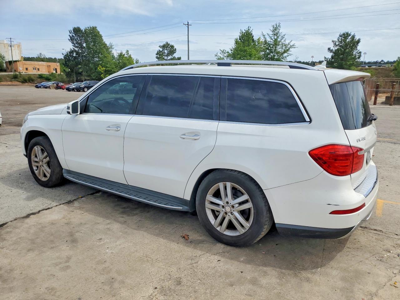 2014 Mercedes-Benz Gl 450 4Matic - Image 2