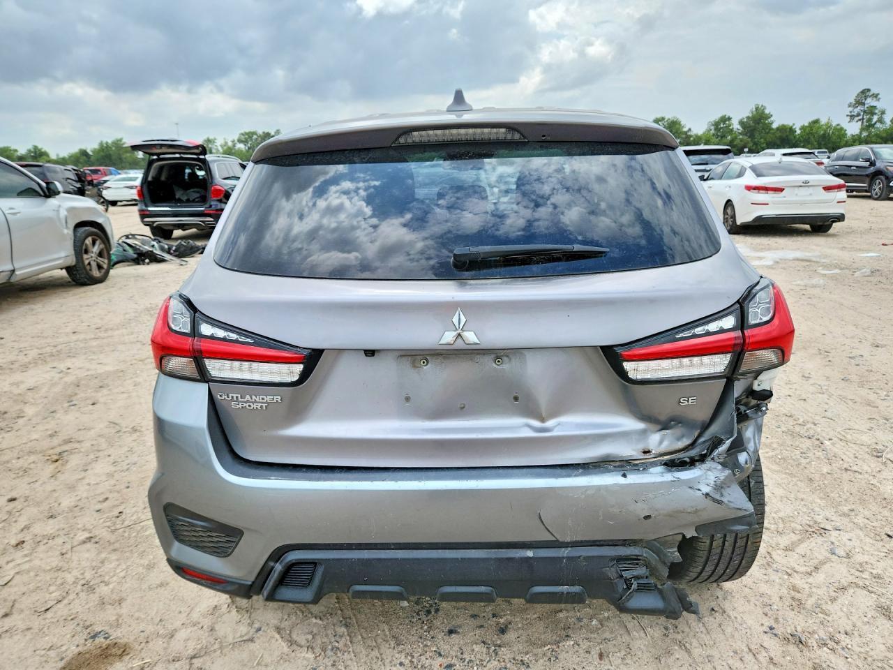 2020 Mitsubishi Outlander Sport Es - Image 6