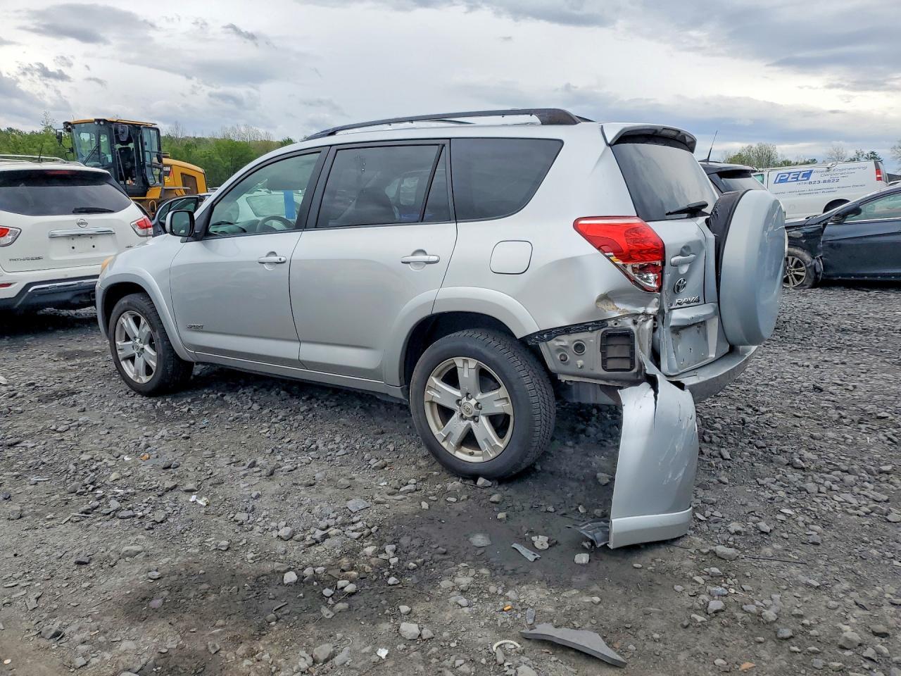2007 Toyota Rav4 Sport - Image 2