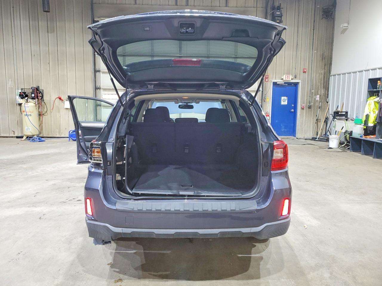 2016 Subaru Outback 2.5I Premium - Image 6