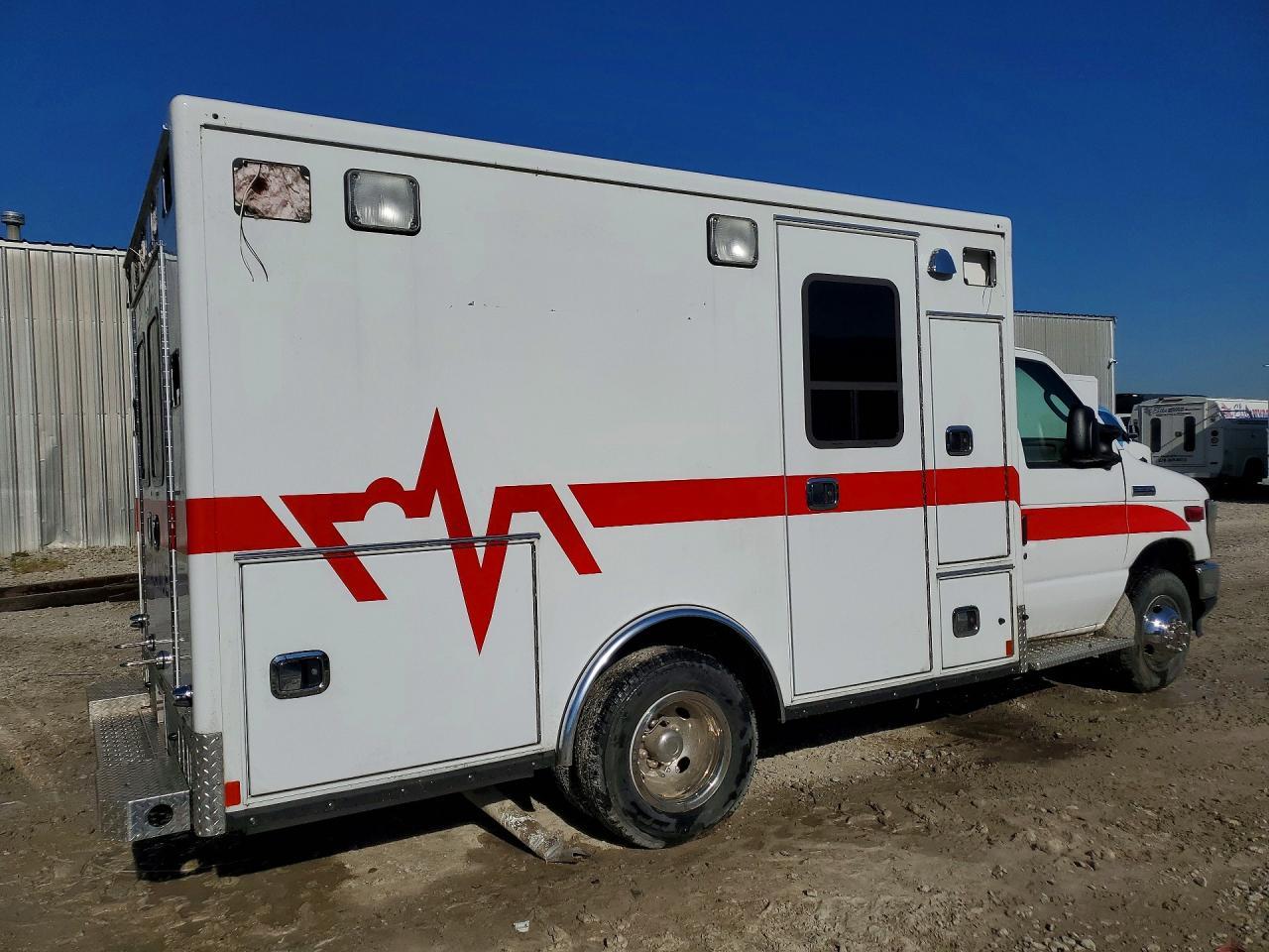 2021 Ford Econoline E350 Sd Ambulance - Фото 3