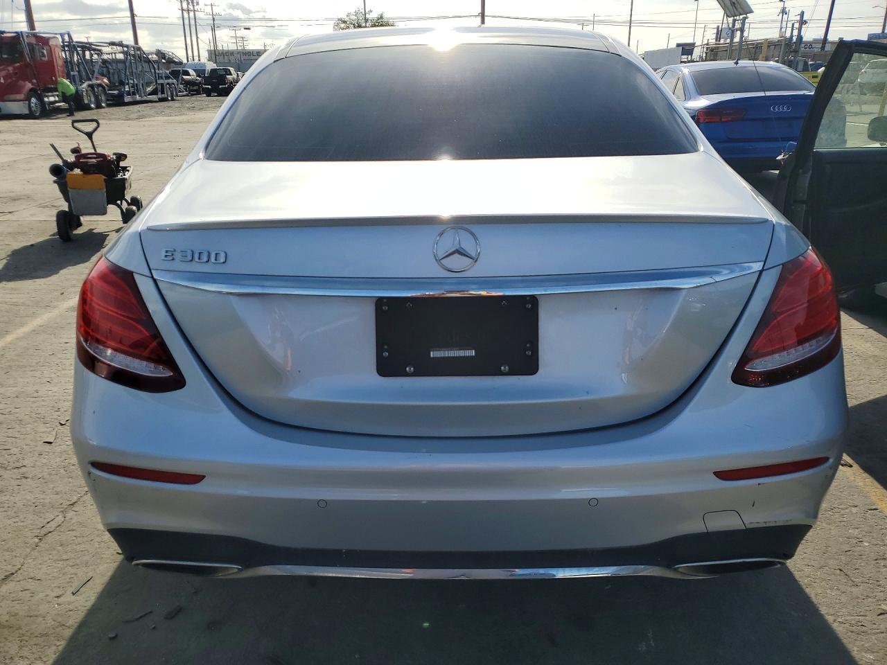 2019 Mercedes-Benz E 300 - Image 6