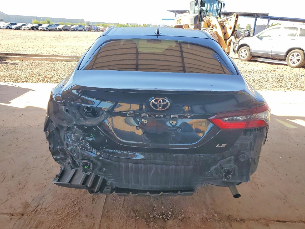 2022 Toyota Camry Le - Фото 6