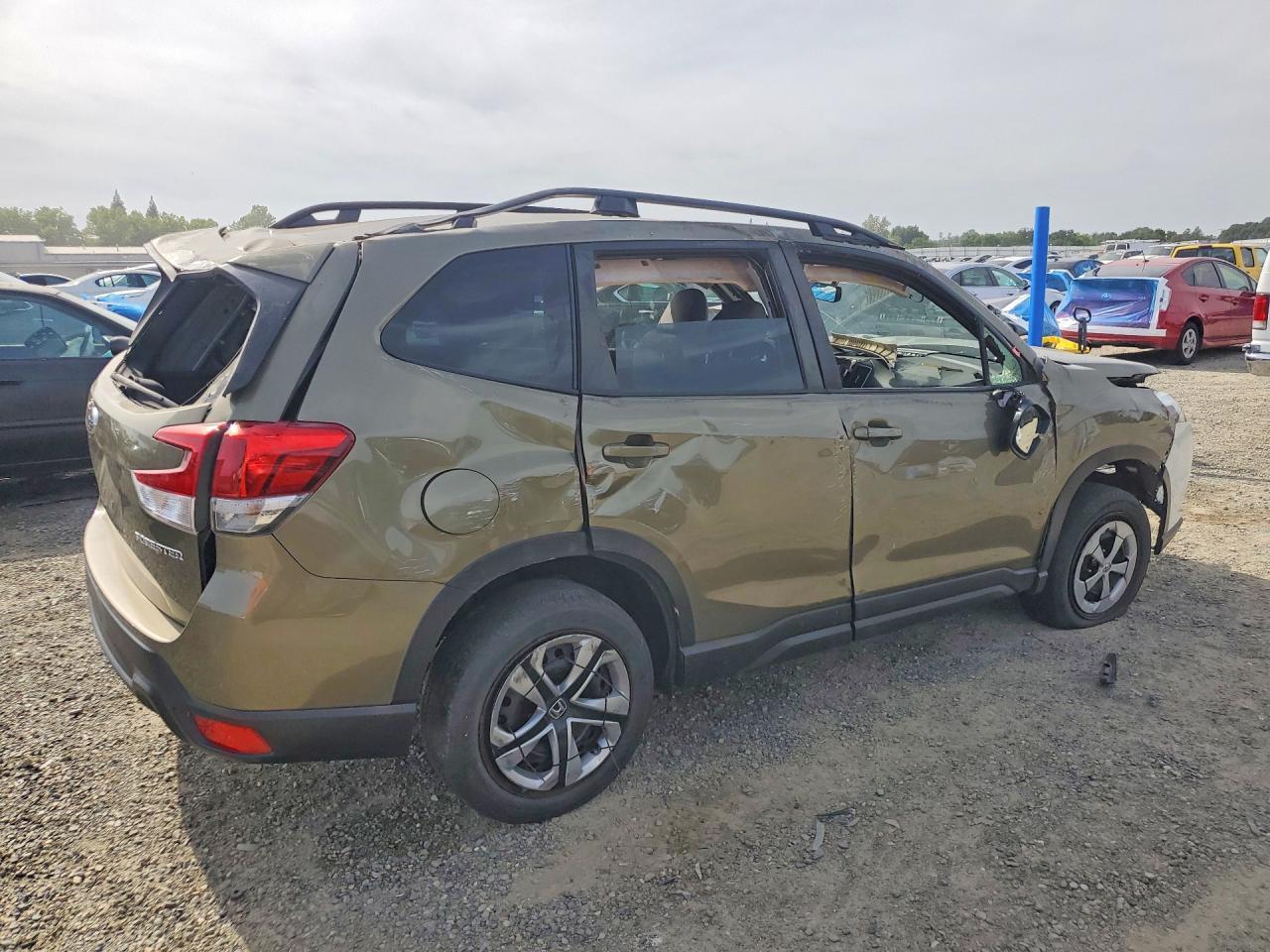 2023 Subaru Forester Premium - Фото 3