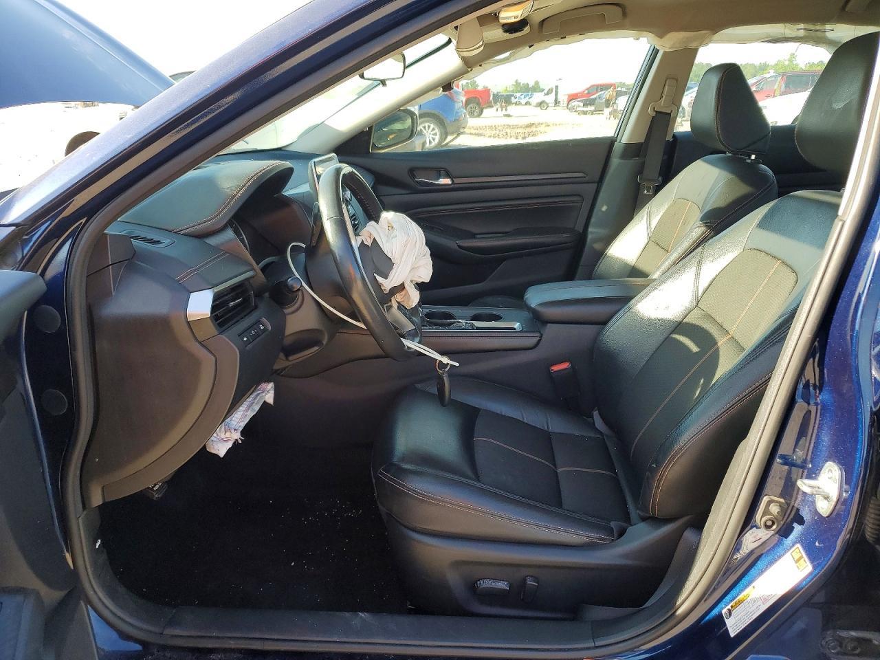 2022 Nissan Altima Sr - Image 7