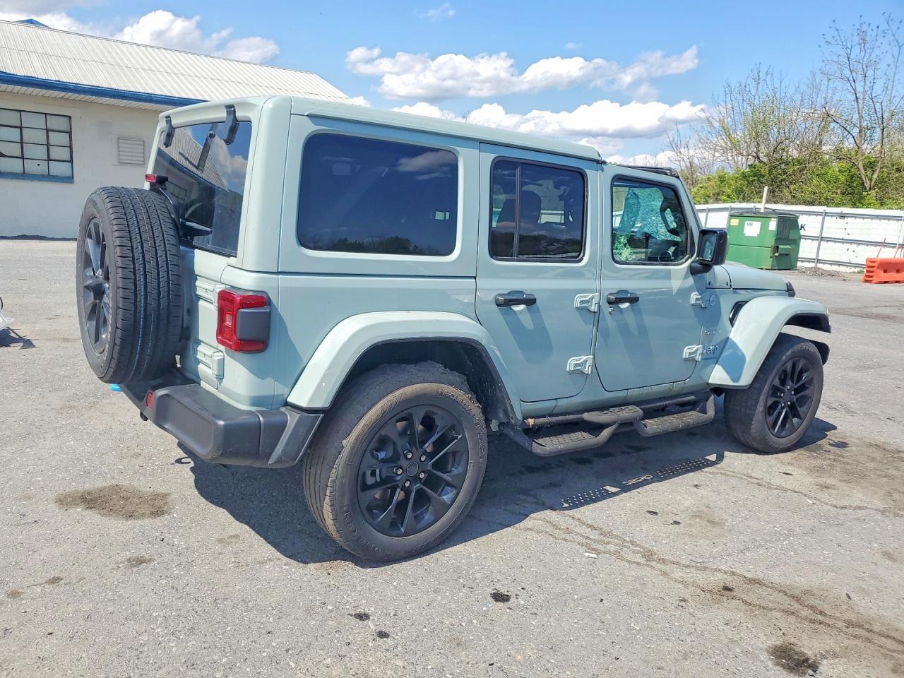 2024 Jeep Wrangler Sahara 4Xe - Image 3