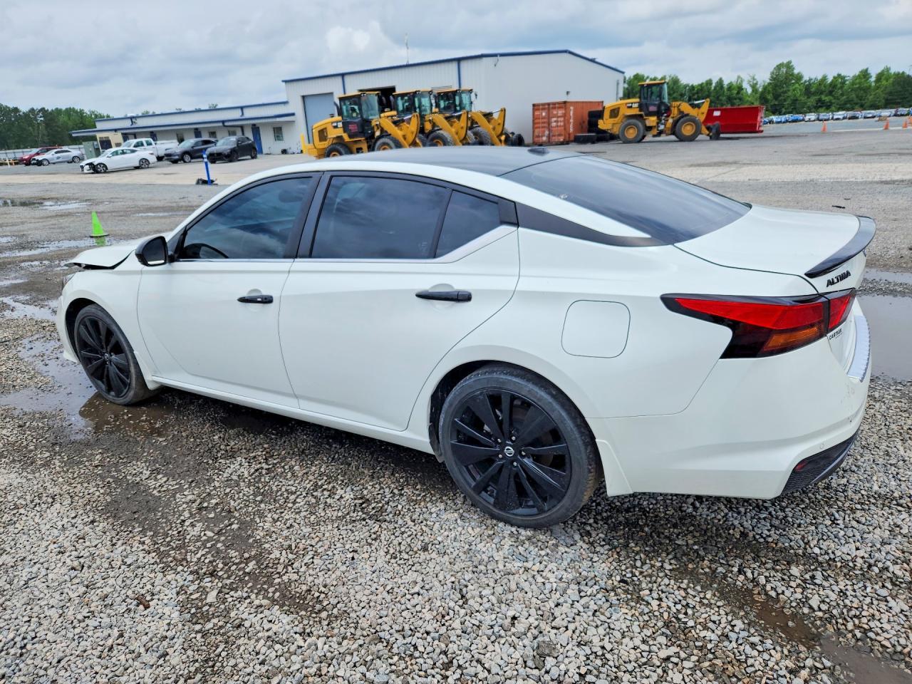 2022 Nissan Altima Sr - Фото 2