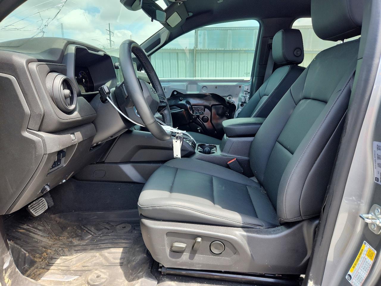 2025 Chevrolet Colorado Trail Boss - Image 7