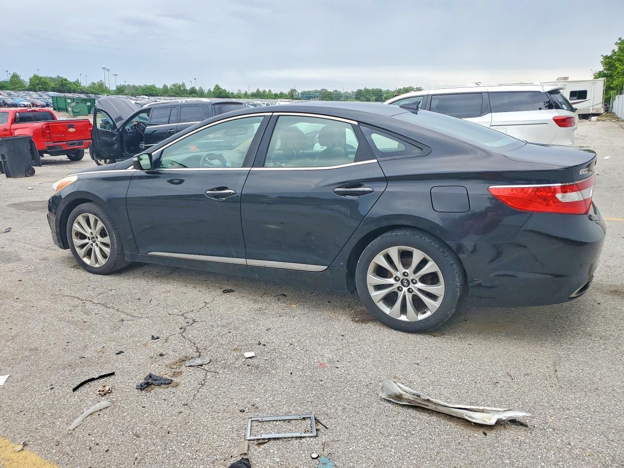 2014 Hyundai Azera Limited - Image 2