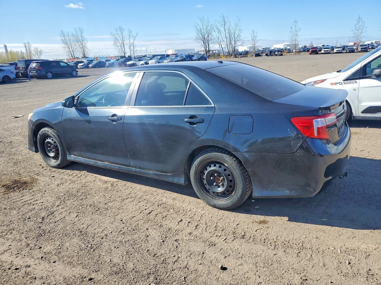 2012 Toyota Camry L - Фото 2