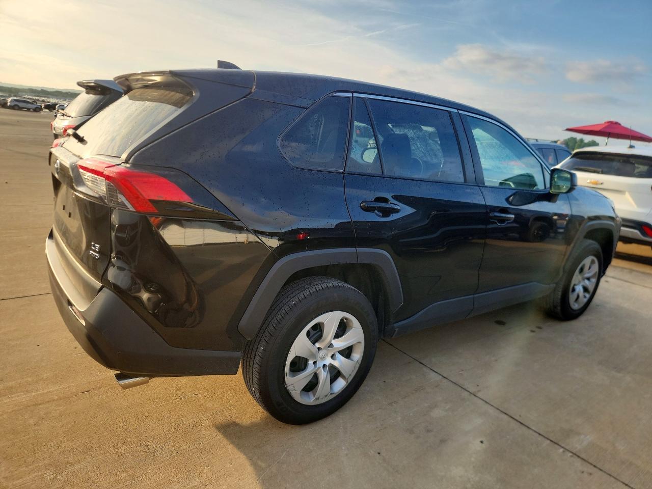 2025 Toyota Rav4 Le - Фото 3