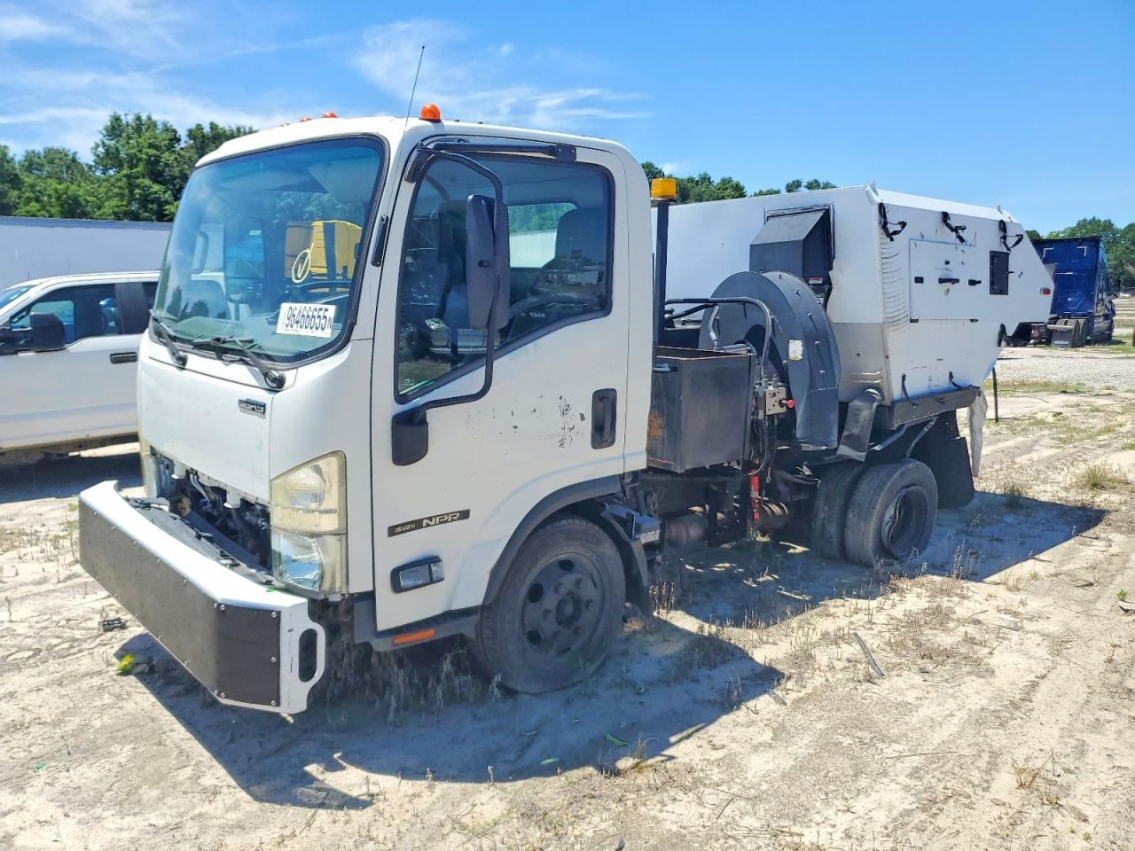 2019 Isuzu Npr Refuse Truck - Фото 2
