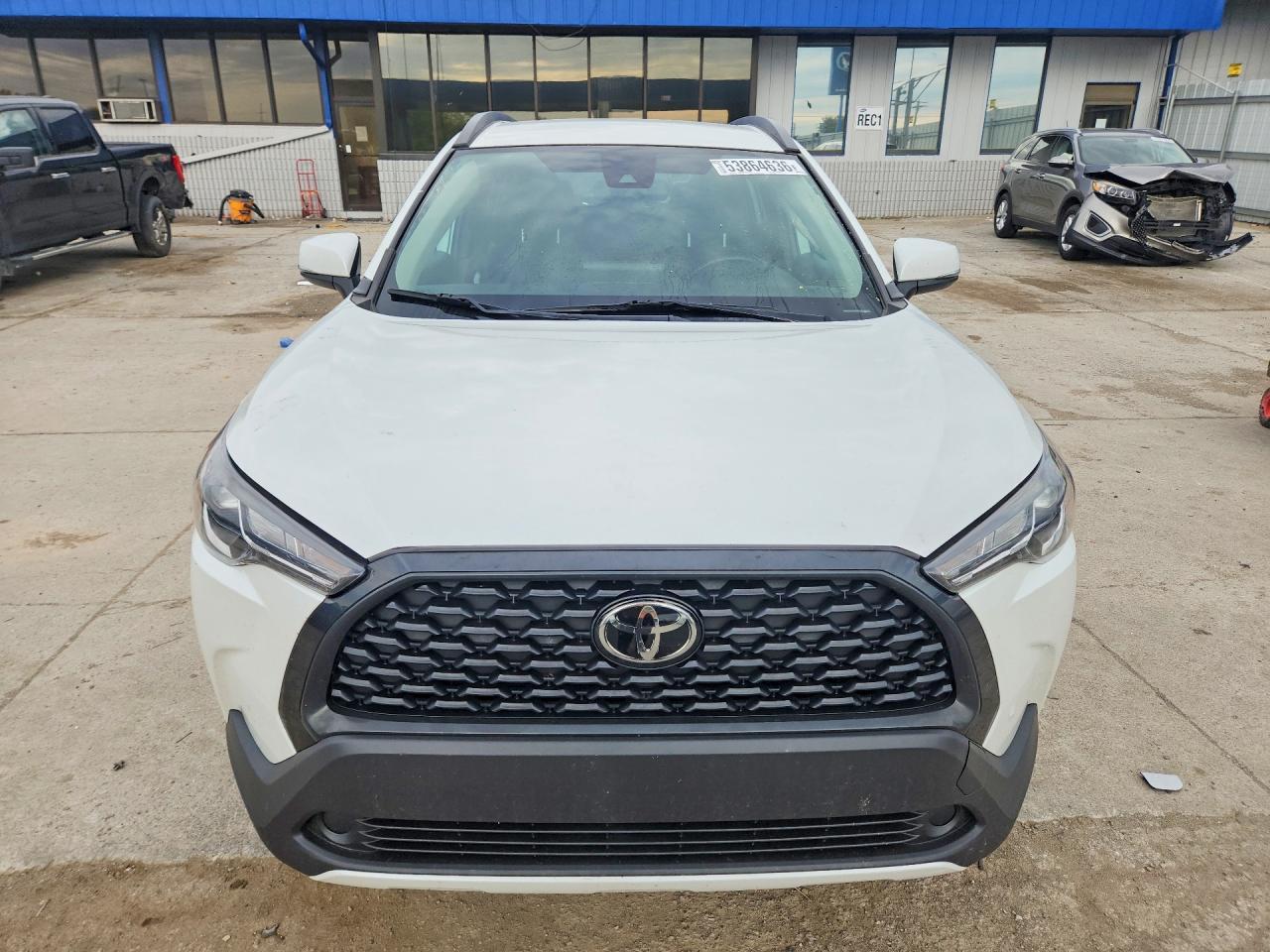 2022 Toyota Corolla Cross Le - Image 5