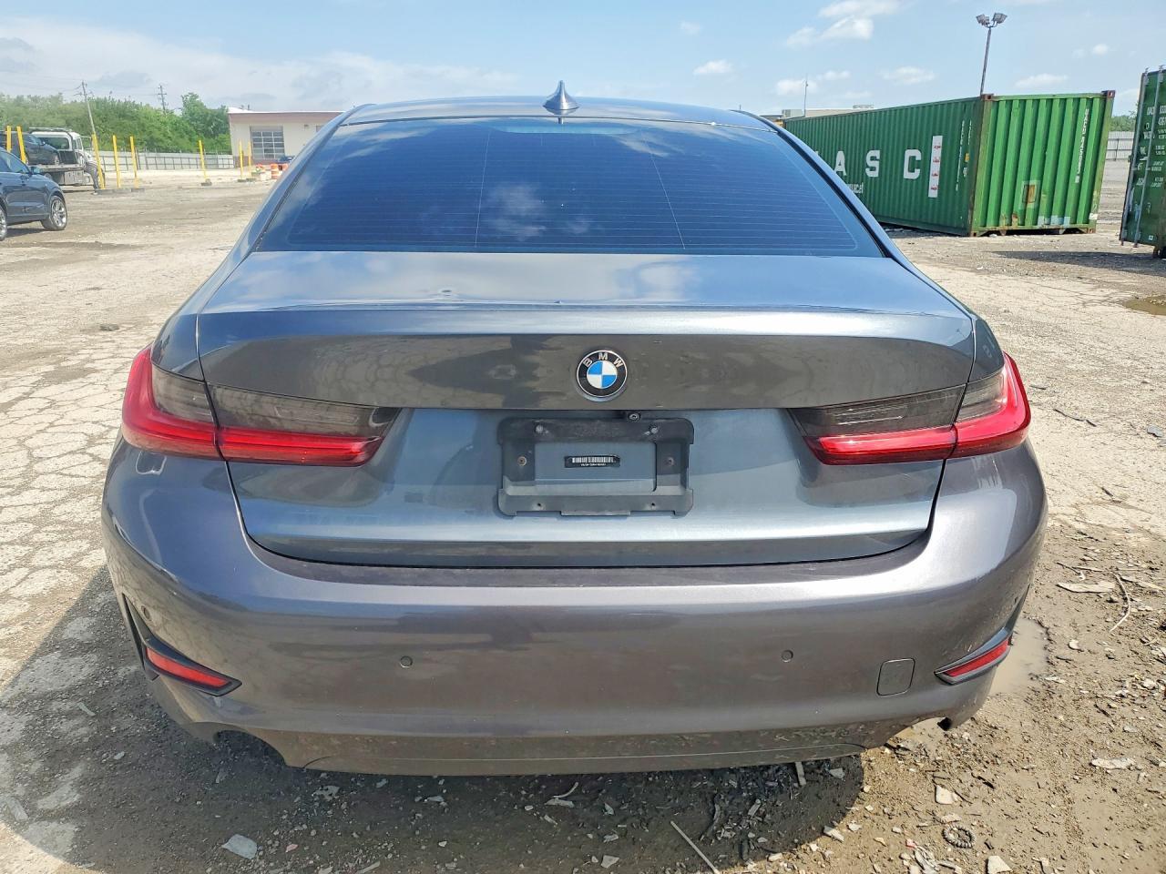 2021 BMW 330Xi - Image 6
