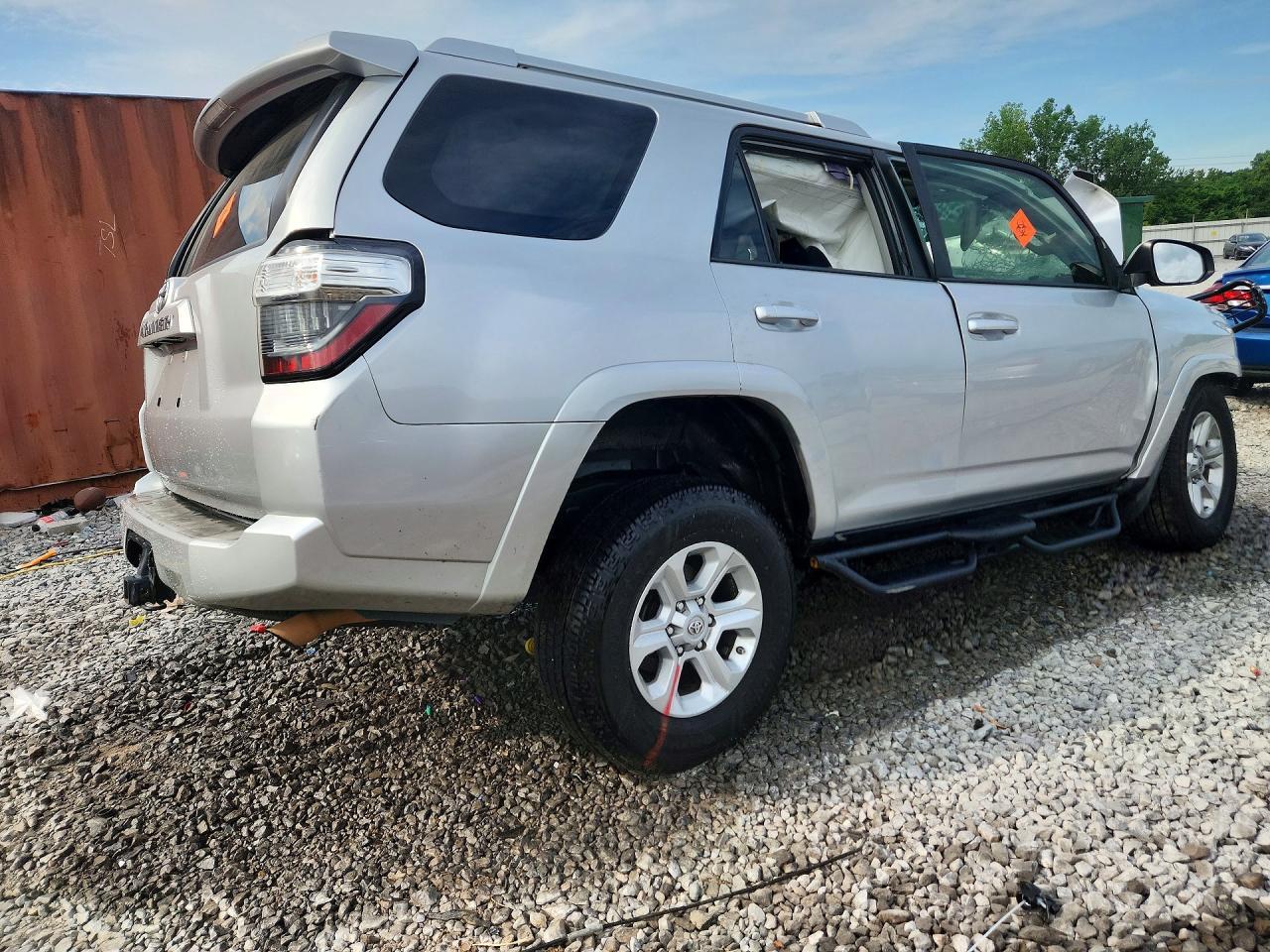 2016 Toyota 4Runner Sr5 - Image 3
