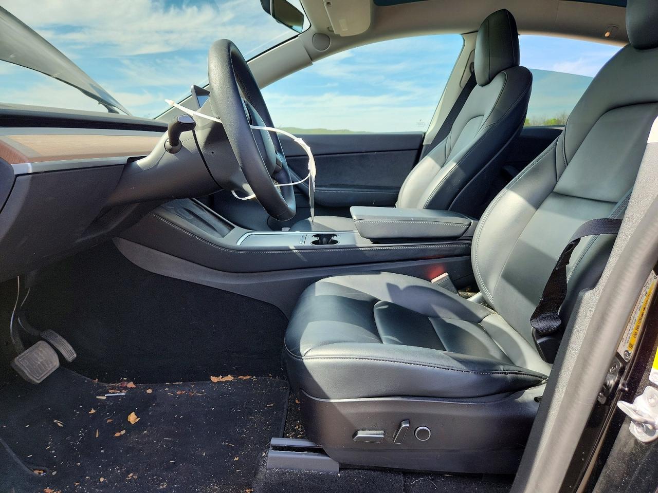 2022 Tesla Model Y - Image 7