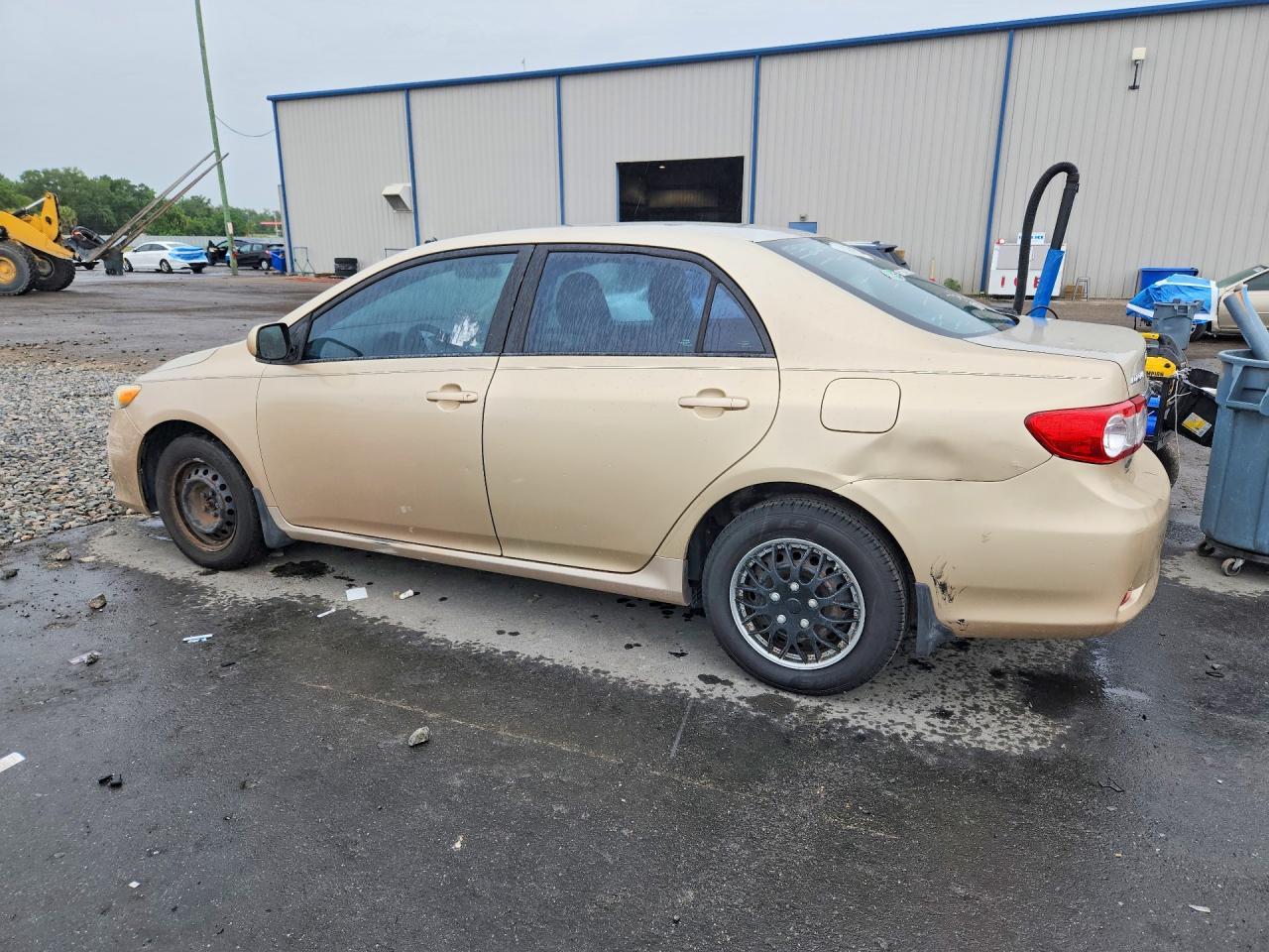 2011 Toyota Corolla Le - Image 2