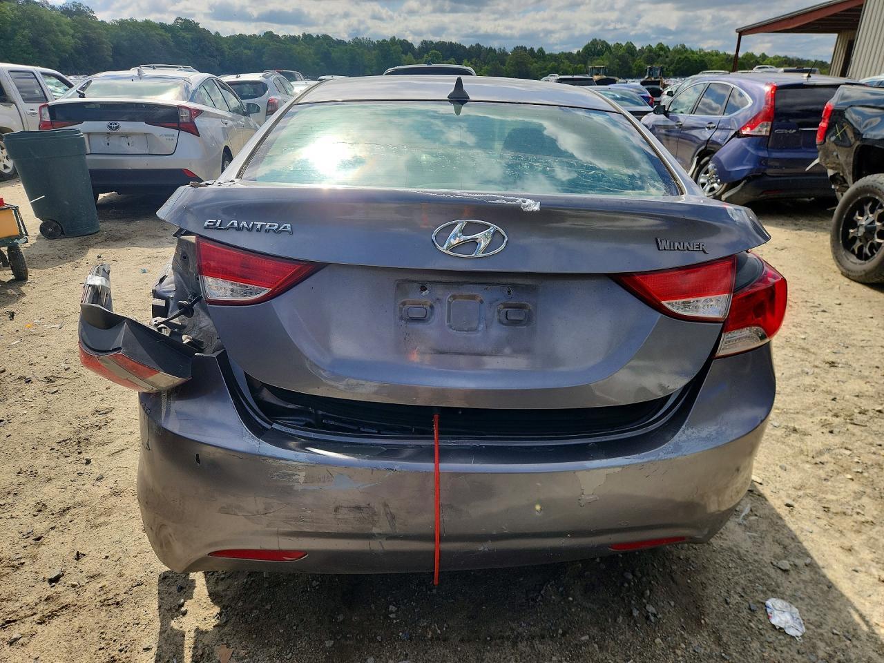 2013 Hyun Elantra - Image 6