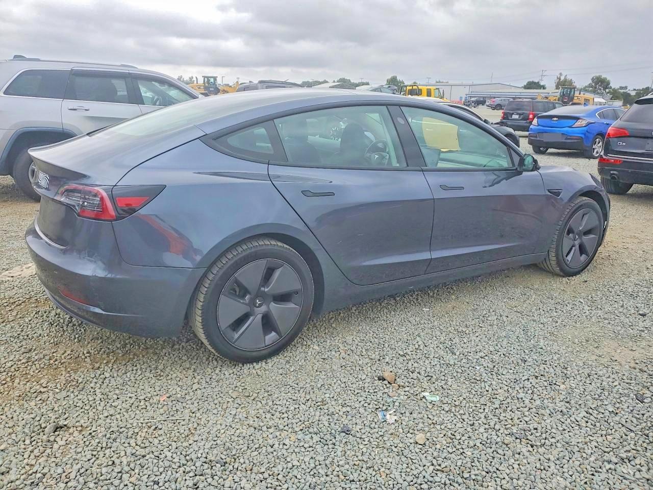 2021 Tesla Model 3 - Фото 3