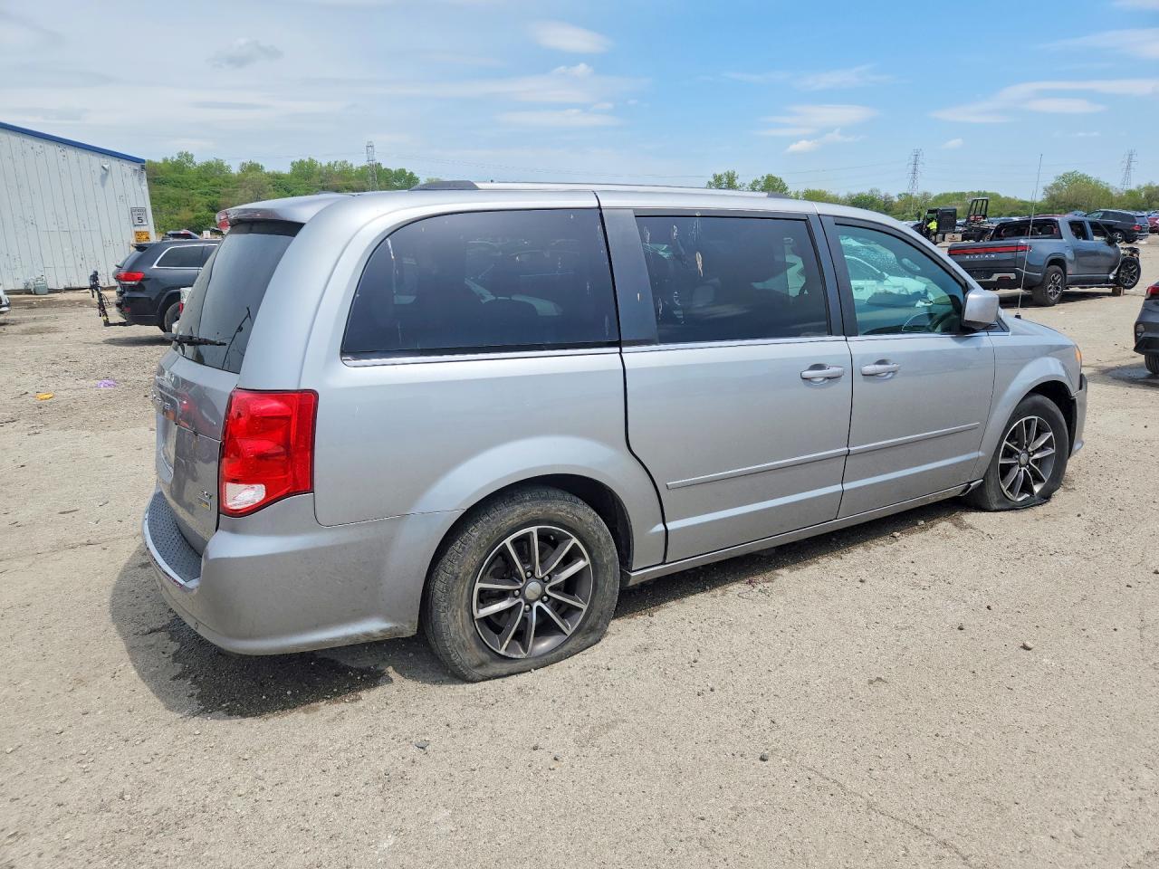 2017 Dodge Grand Caravan Sxt - Фото 3