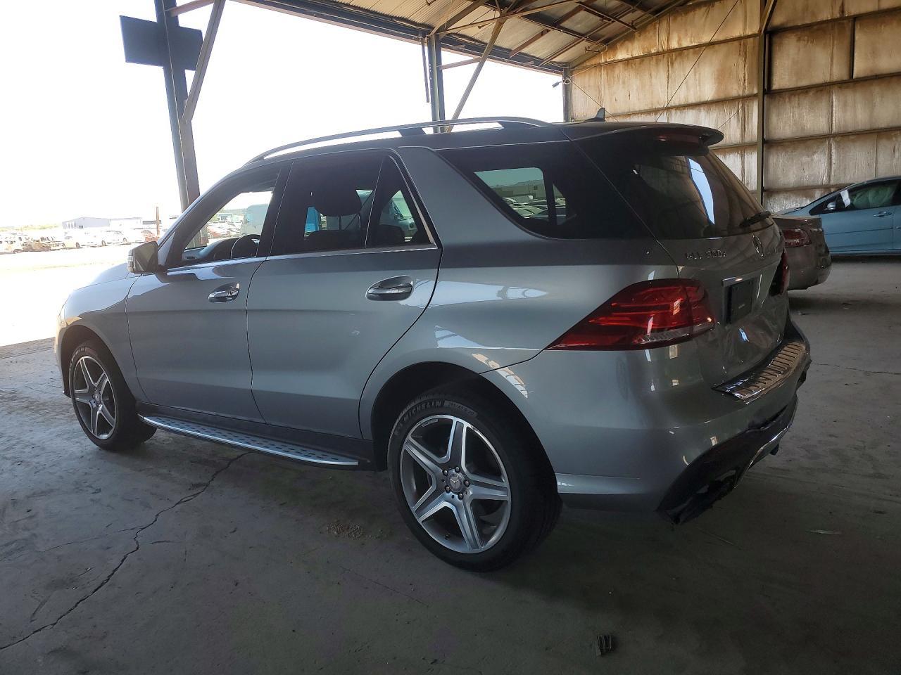 2016 Mercedes-Benz Gle 300D 4Matic - Фото 2