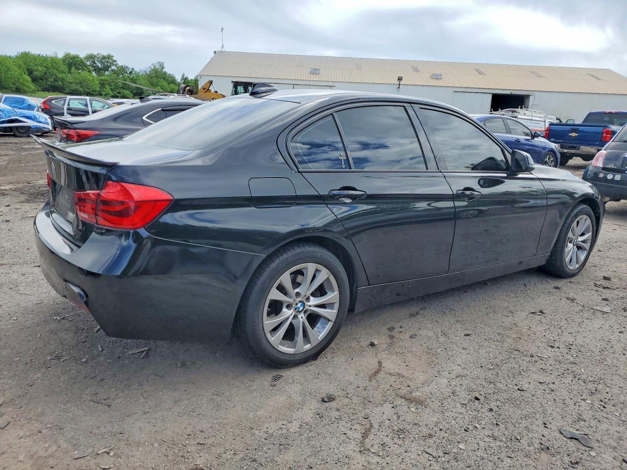 2018 BMW 320 Xi - Фото 3