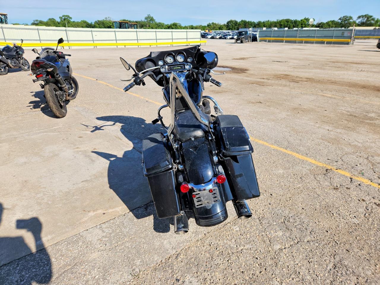 2010 Harley-Davidson Flhx - Image 4