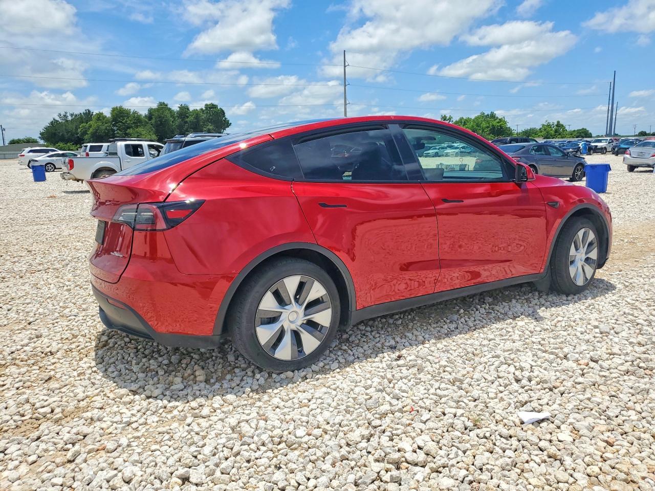 2023 Tesla Model Y - Image 3