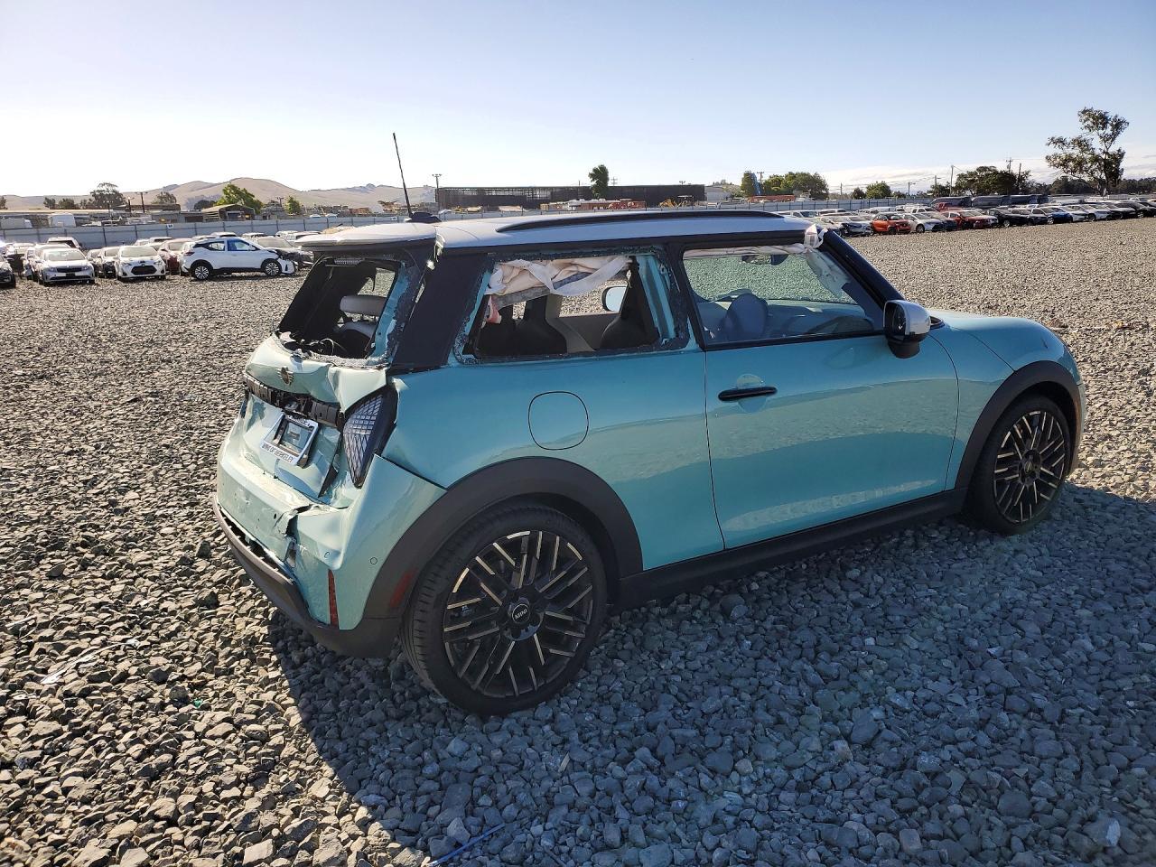 2025 Mini Cooper S - Image 3
