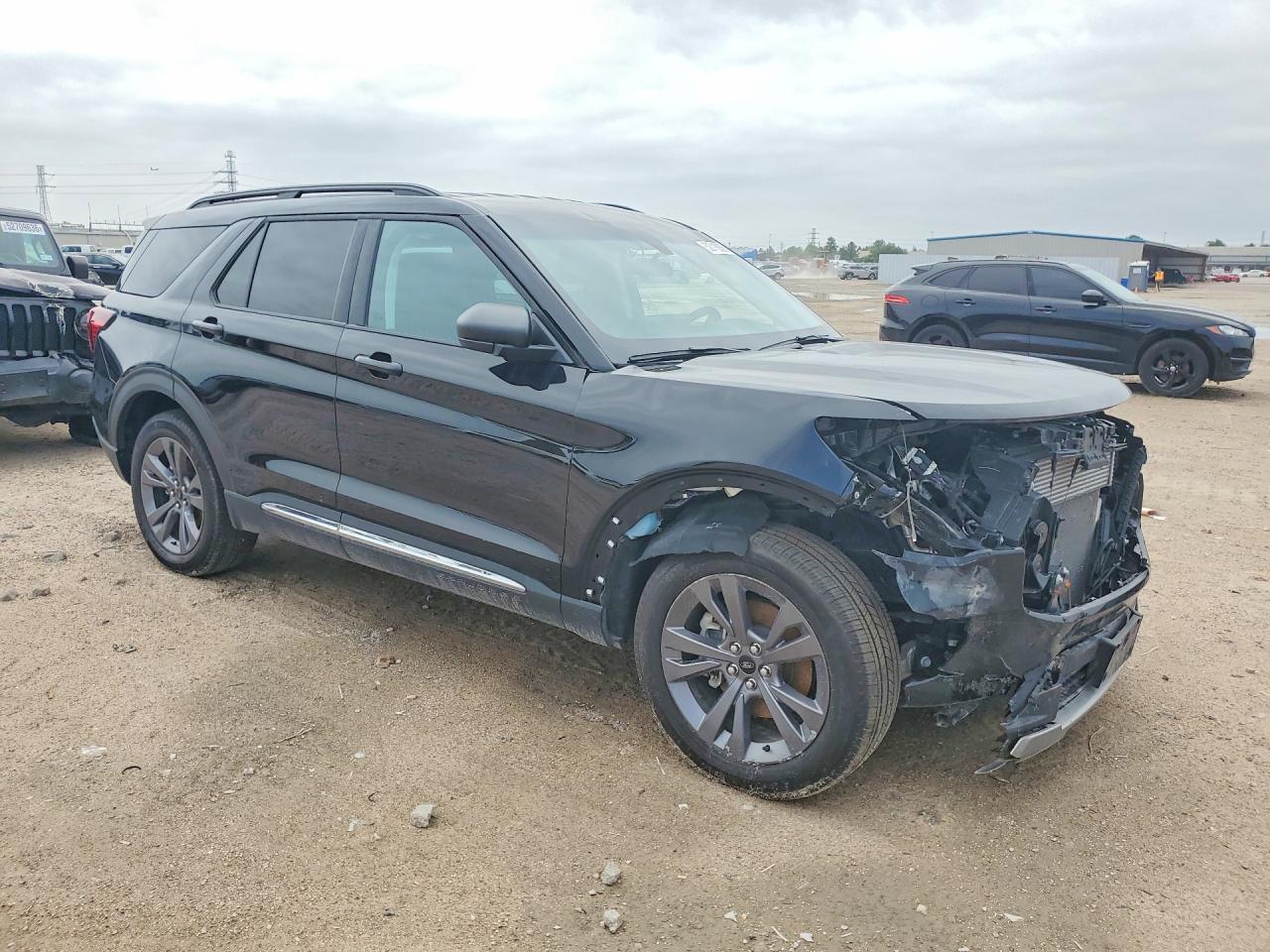 2025 Ford Explorer Active - Фото 4