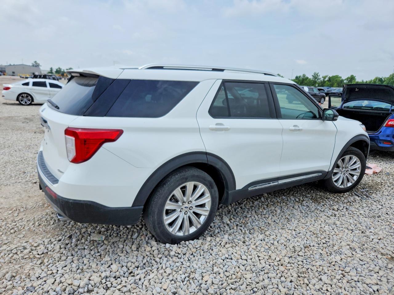 2022 Ford Explorer Limited - Image 3