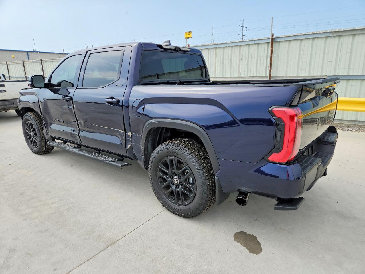2026 Toyota Tundra Limited - Фото 2