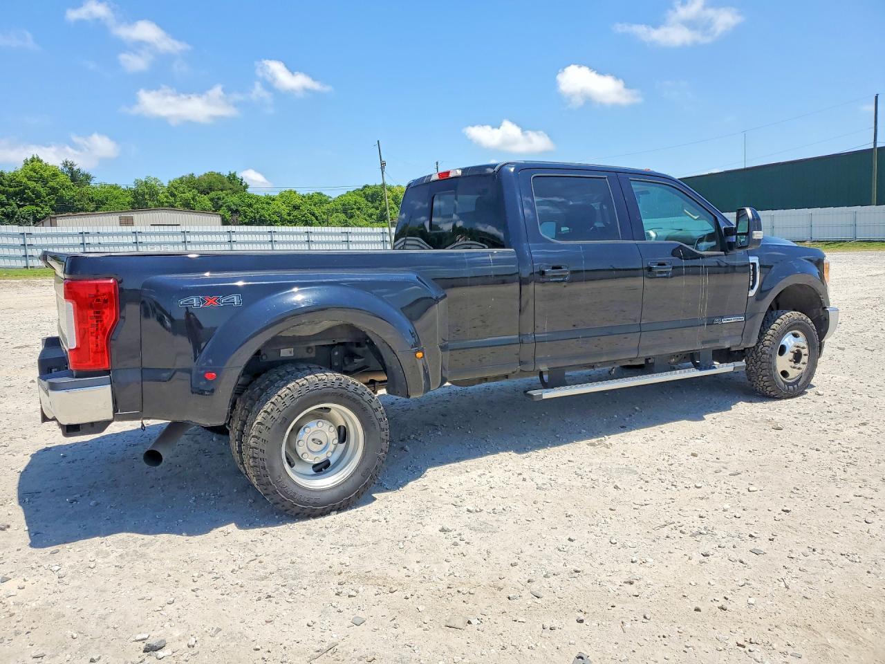 2019 Ford F350 Super Duty - Фото 3