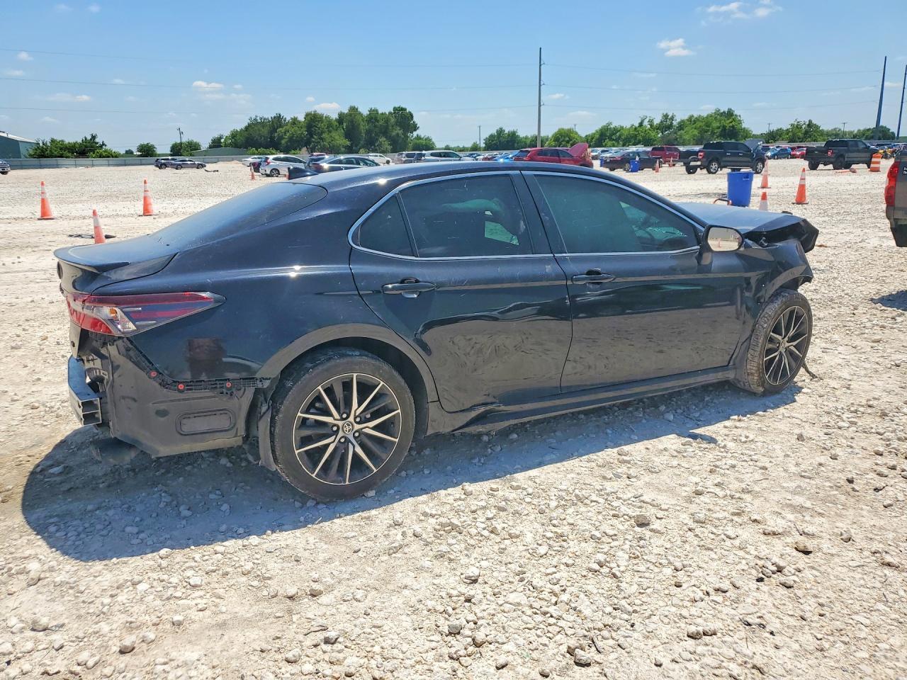 2023 Toyota Camry Se - Фото 3
