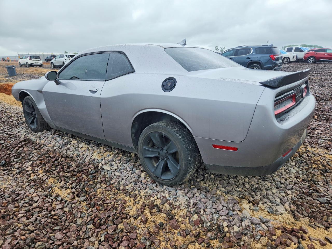 2016 Dodge Challenger Sxt - Image 2