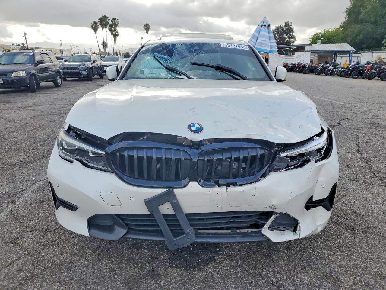 2021 BMW 330I - Фото 5