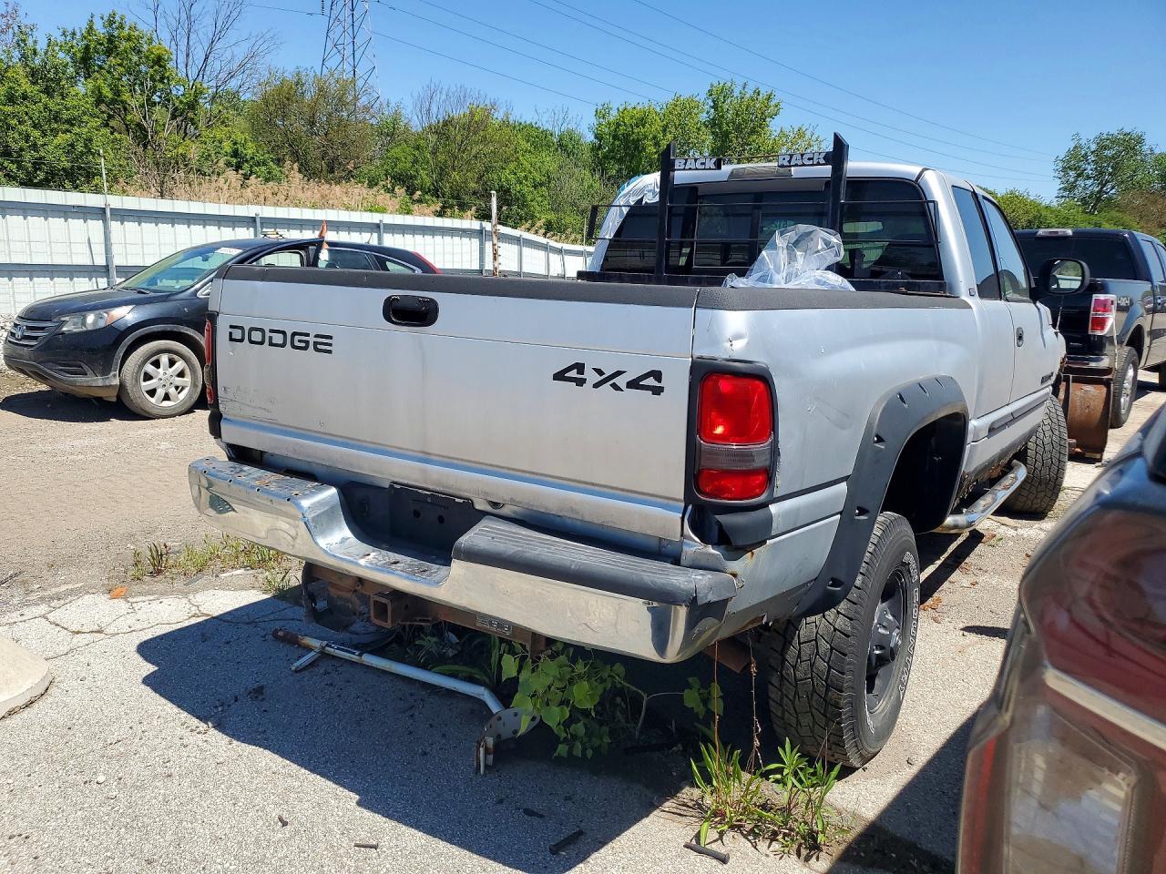 2001 Dodge Ram 2500 - Фото 3