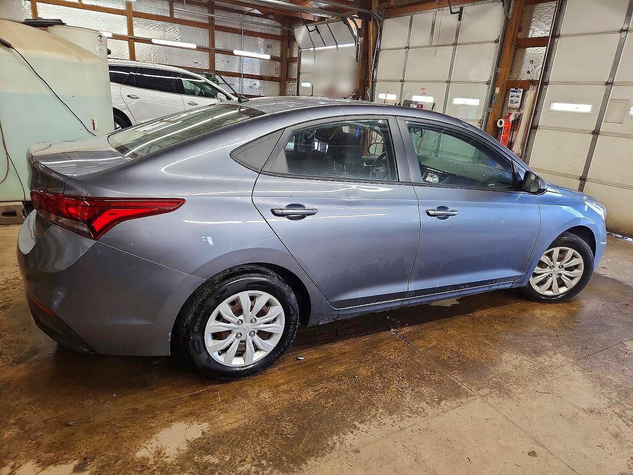 2020 Hyundai Accent Se - Image 3