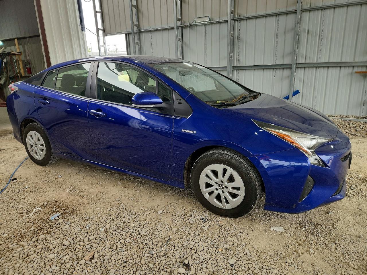 2016 Toyota Prius Two - Фото 4
