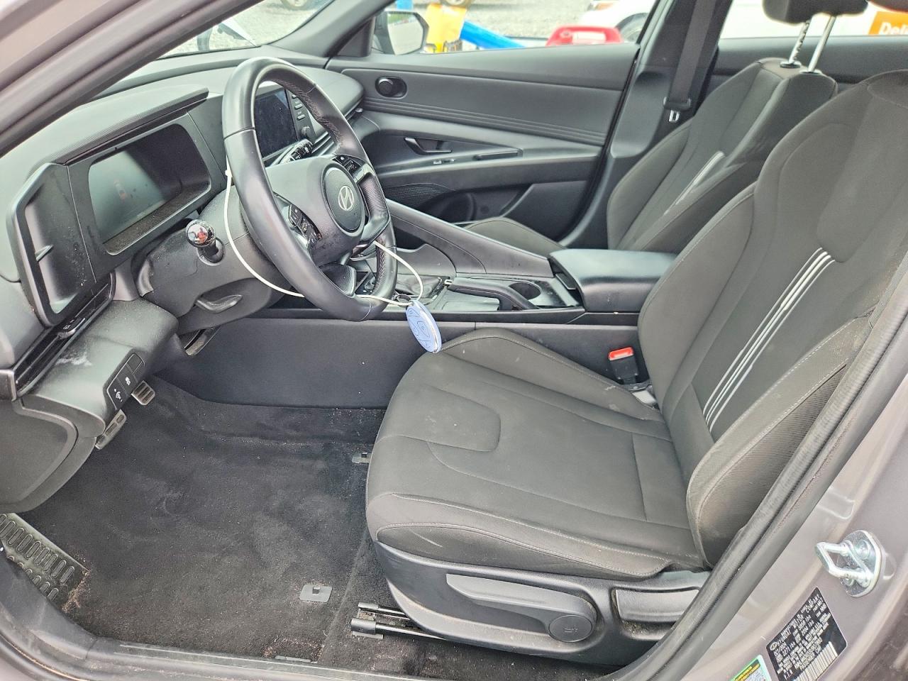 2025 Hyundai Elantra Sel Sport - Image 7