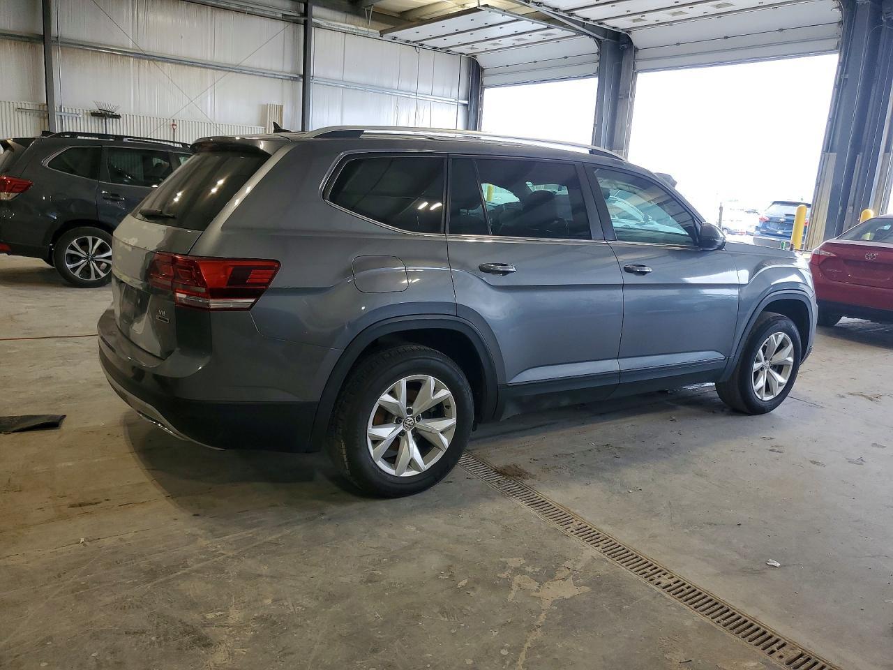 2018 Volkswagen Atlas Se - Фото 3