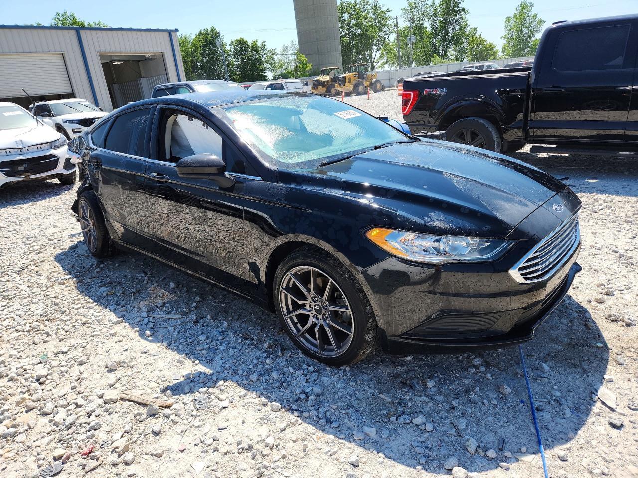 2017 Ford Fusion S - Фото 4