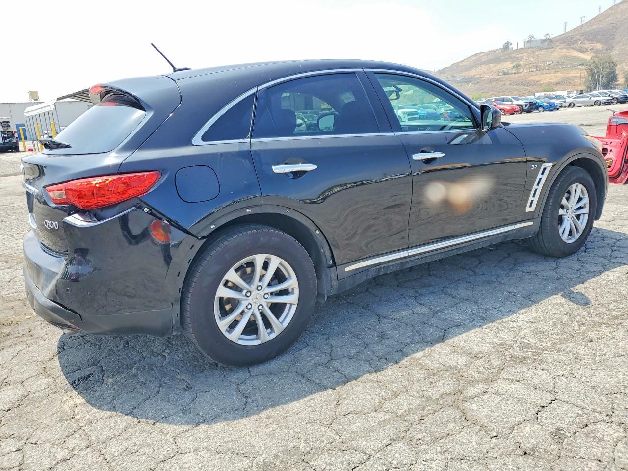 2017 Infiniti Qx70 Base - Image 3