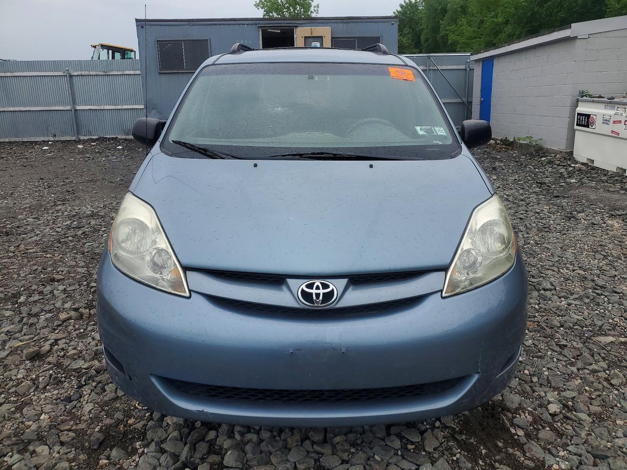 2006 Toyota Sienna Le 8 Passenger - Image 5